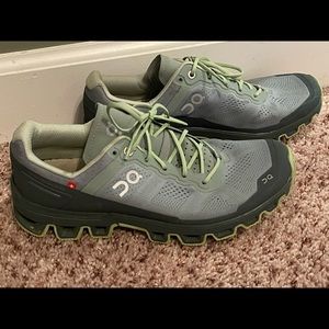 ON Cloud Adventure Sz 8 - VGUC